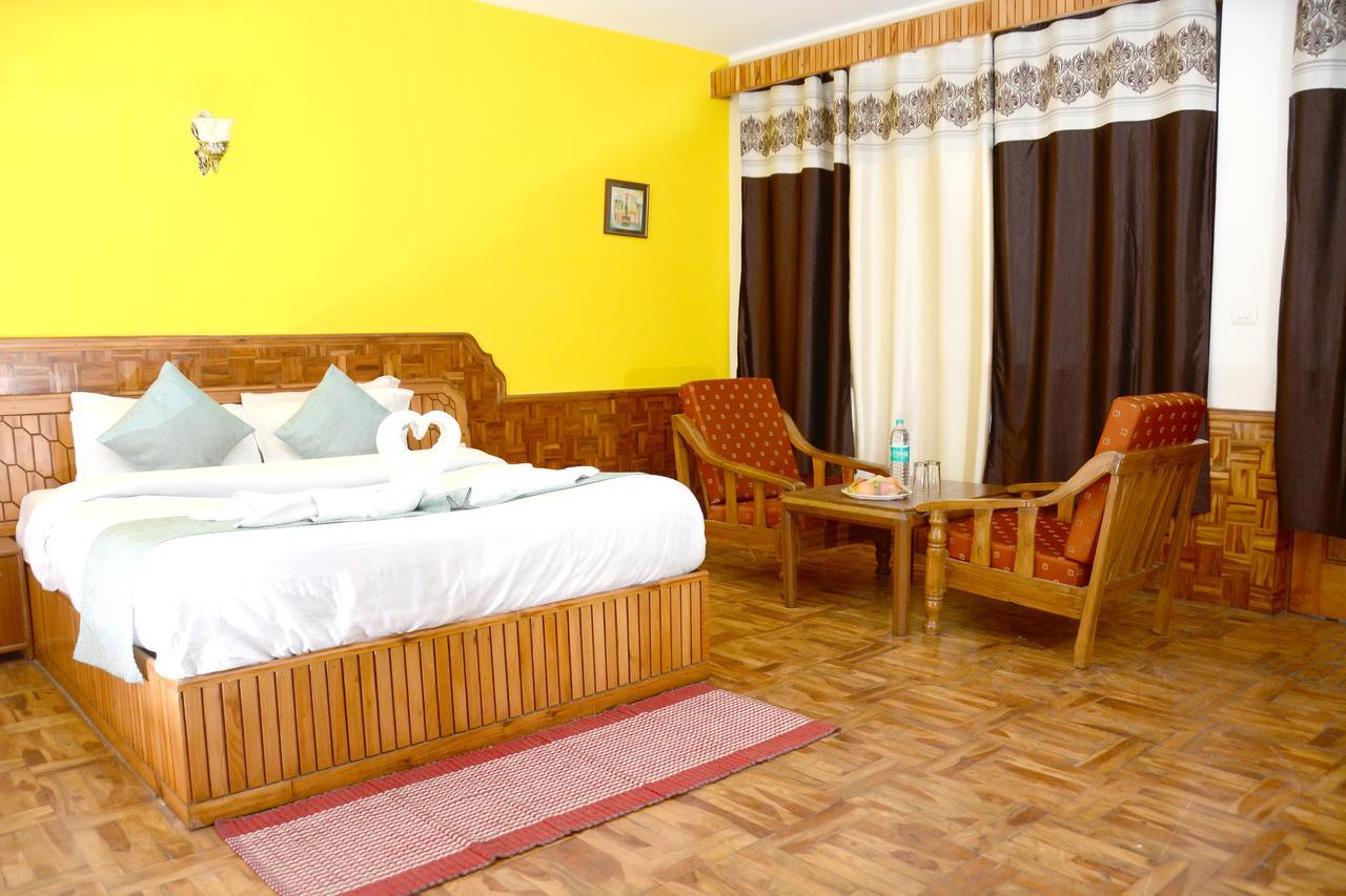 Hotel Rajhans Manali Екстер'єр фото