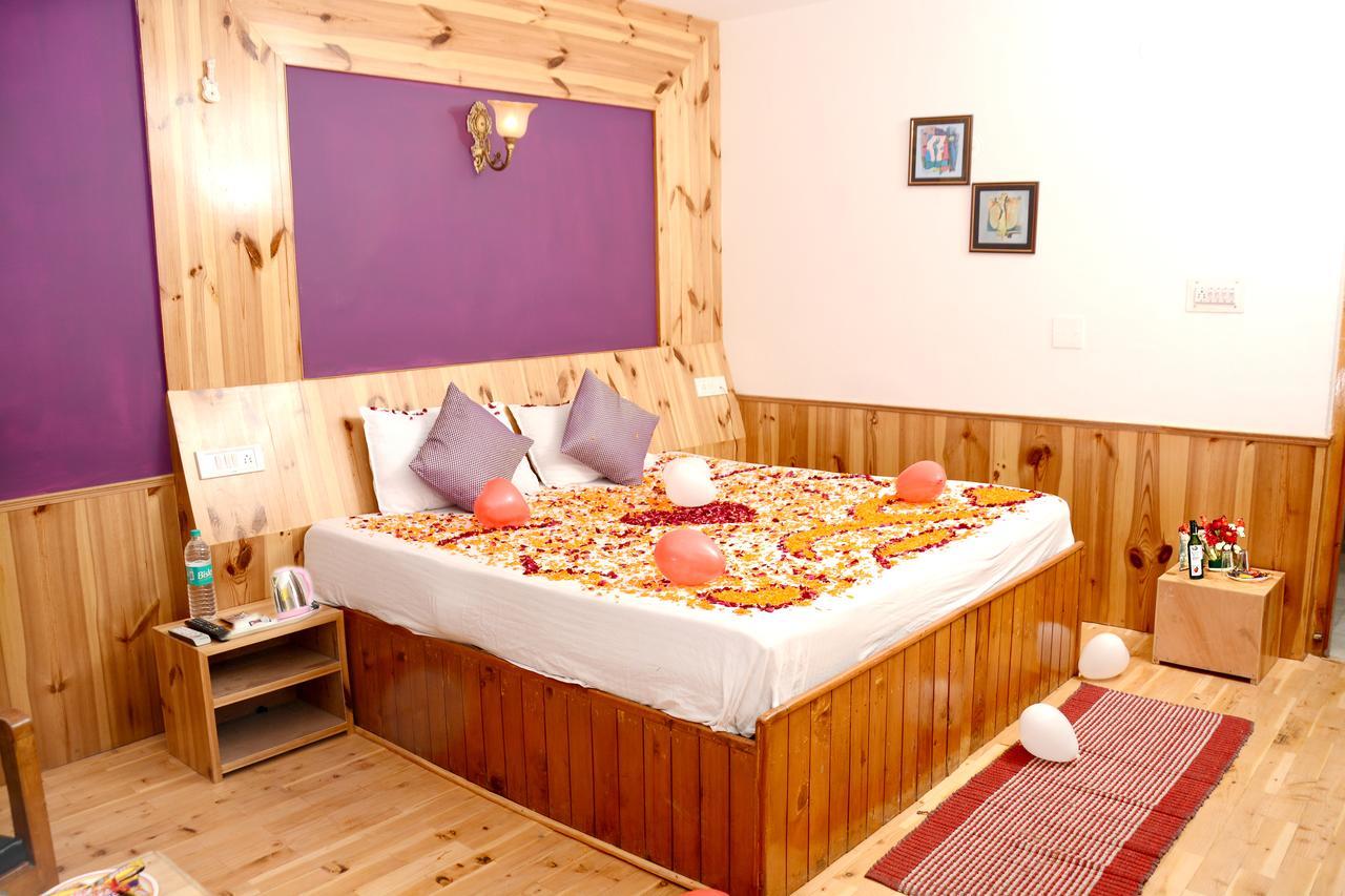 Hotel Rajhans Manali Екстер'єр фото