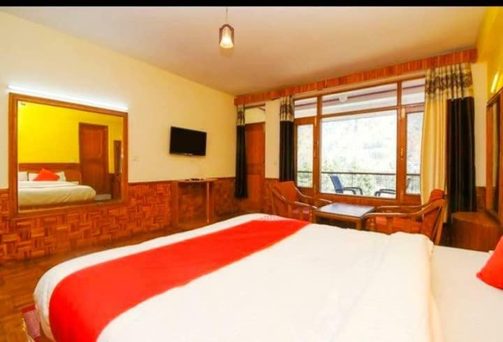 Hotel Rajhans Manali Екстер'єр фото