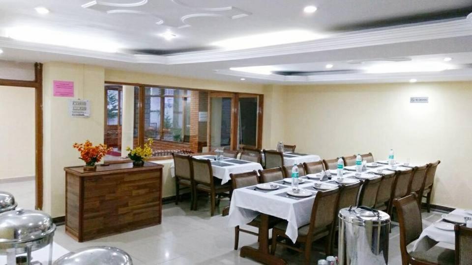 Hotel Rajhans Manali Екстер'єр фото